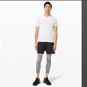 [L] 2020 Lululemon Men’s Surge Tight *Nulux 22"
Polar Lights Alpine White Multi